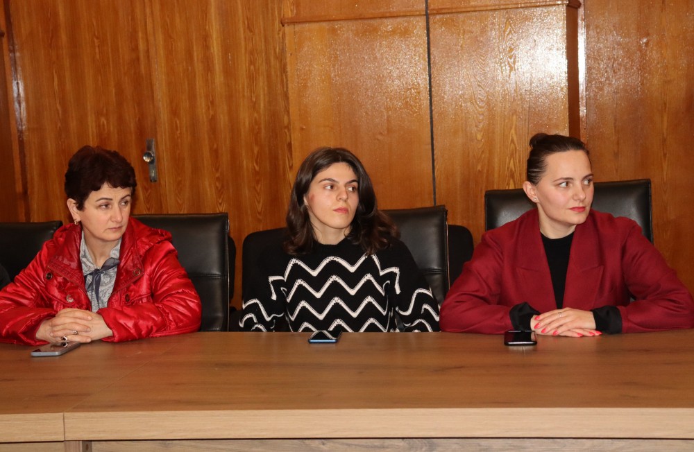 უმაღლესი საბჭოს წევრებმა თურქეთის გენერალურ საკონსულოში გახსნილ სამძიმრის წიგნში ჩანაწერი დატოვეს