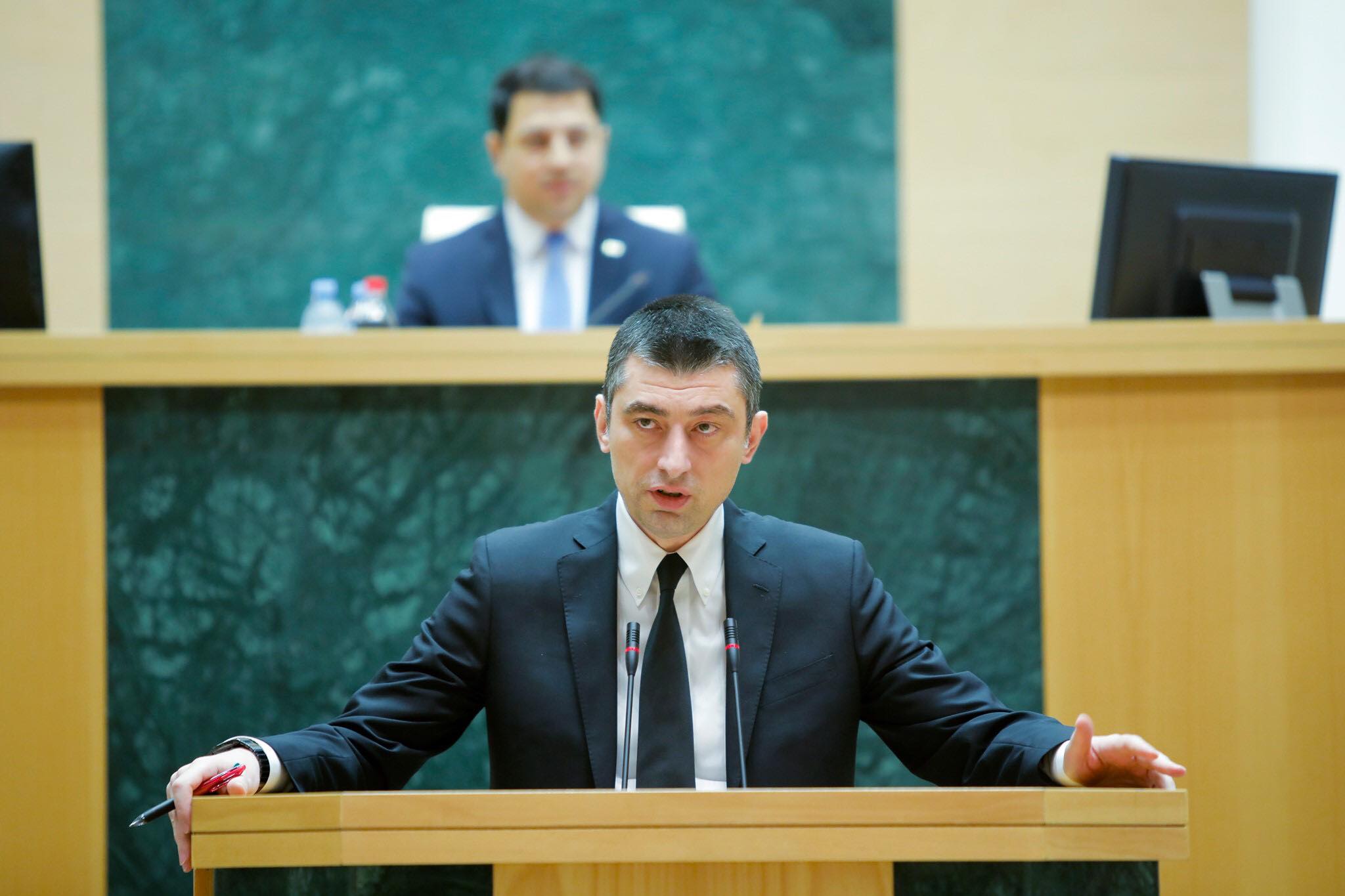 საქართველოს პარლამენტმა მთავრობის ახალი შემადგენლობა დაამტკიცა