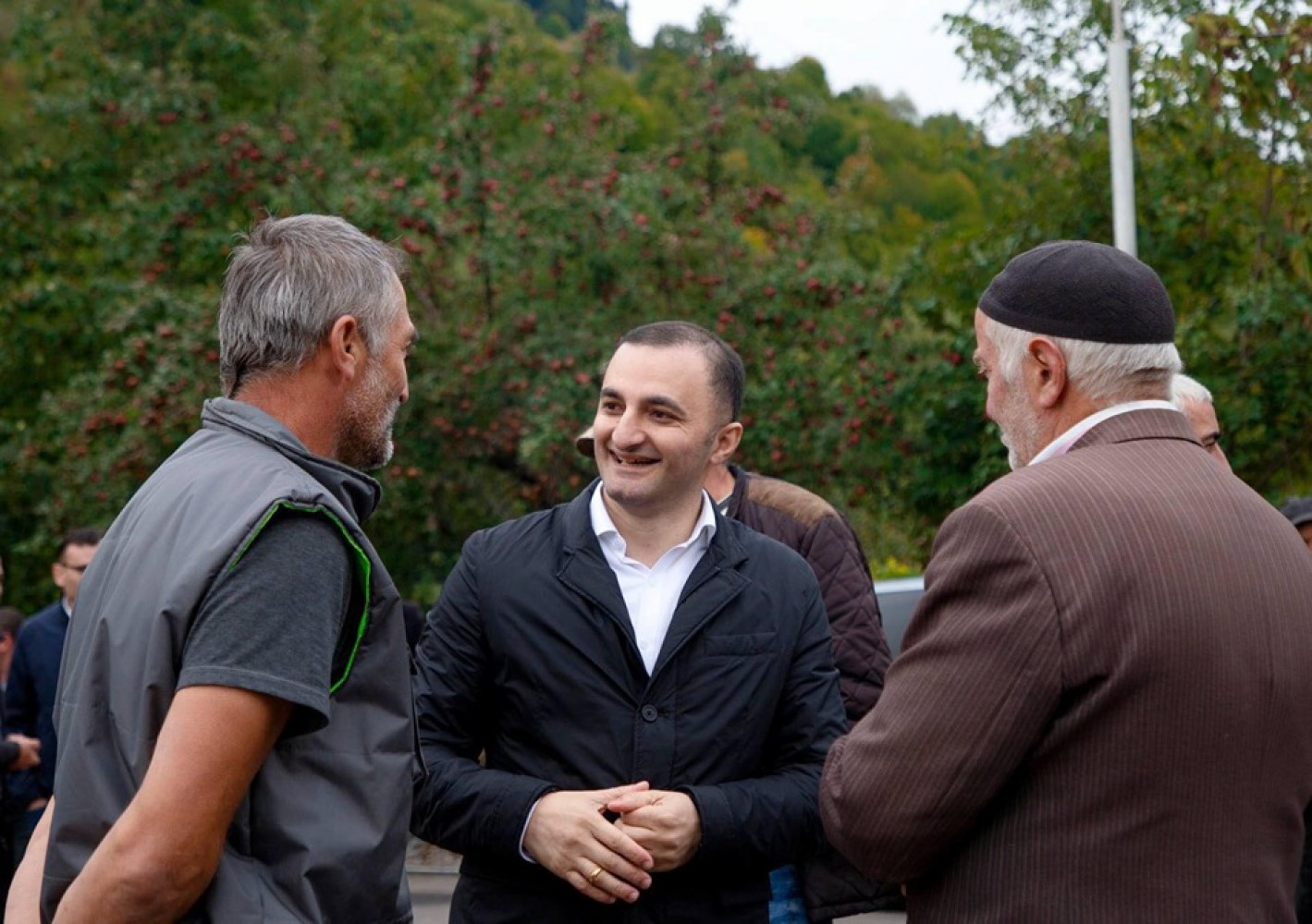 მოსახლეობასთან შეხვედრები გრძელდება