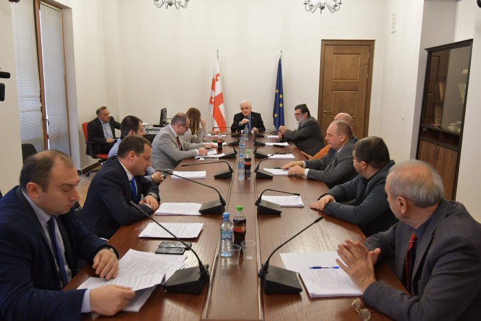 ლადო მგალობლიშვილმა საქართველოს პარლამენტის განათლების, მეცნიერებისა და კულტურის კომიტეტს ,ზოგადი განათლების შესახებ '' საქართველოს კანონში ცვლილებები მეორე მოსმენით წარუდგინა.