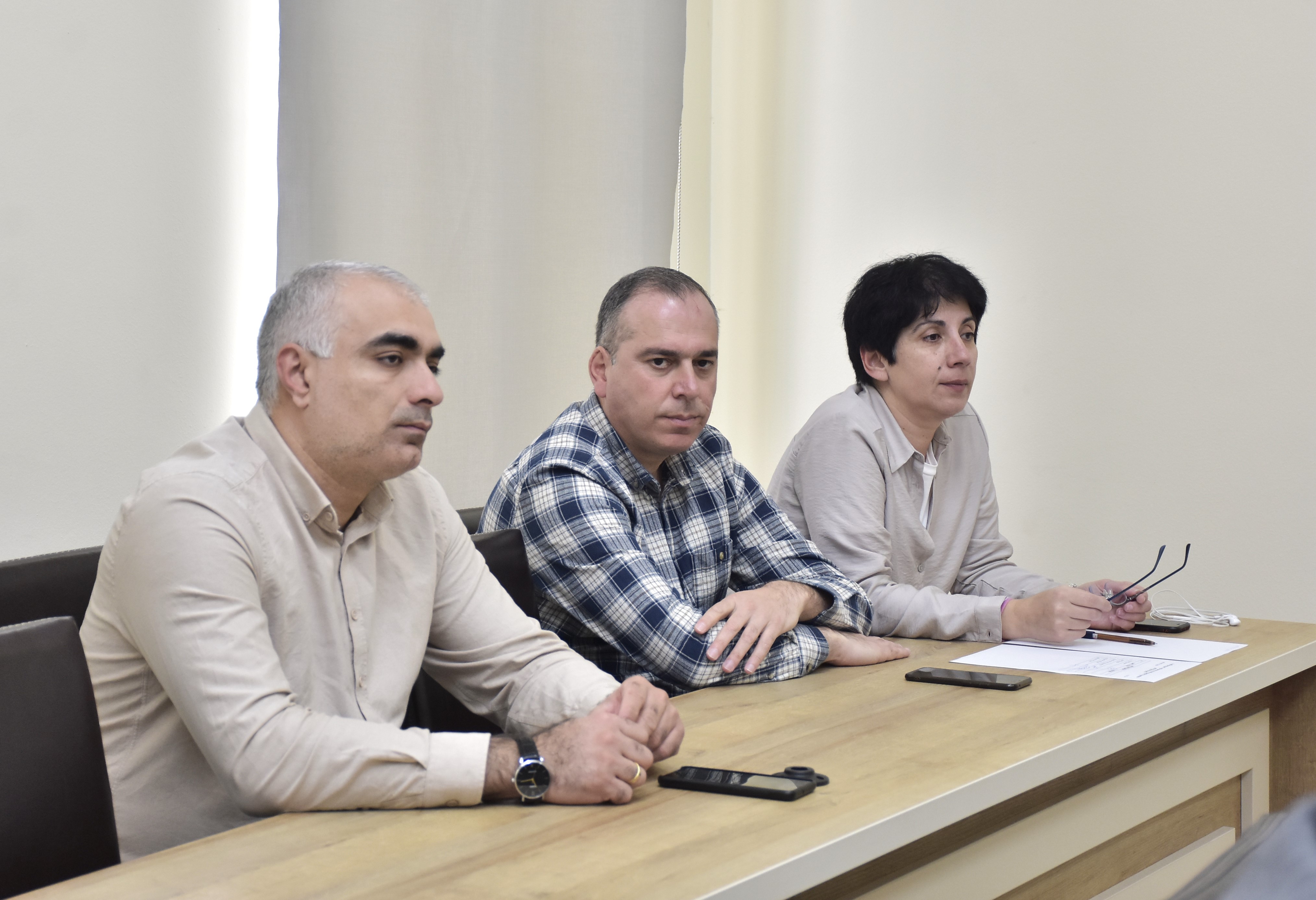 საკონსტიტუციო, იურიდიულ და საპროცედურო საკითხთა კომიტეტის სხდომა