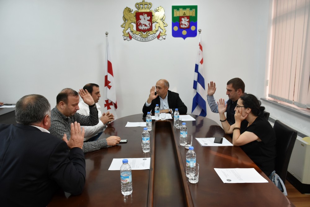 დადგენილების პროექტი ბიუროს წარედგინება