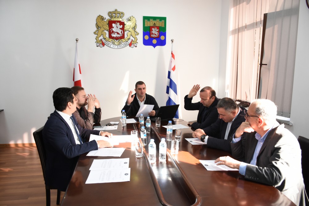 ბიუჯეტის კანონის პროექტი  შესაბამისი შენიშვნებით ბიუროს წარედგინება