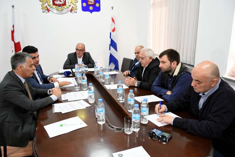 კანონის პროექტის განხილვა გრძელდება