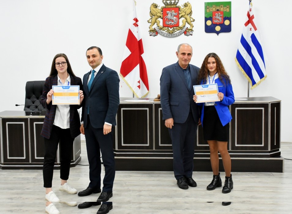 უმაღლეს საბჭოში &nbsp;“გაეროს ახალგაზრდული ასამბლეის“ მონაწილეებს უმასპინძლეს