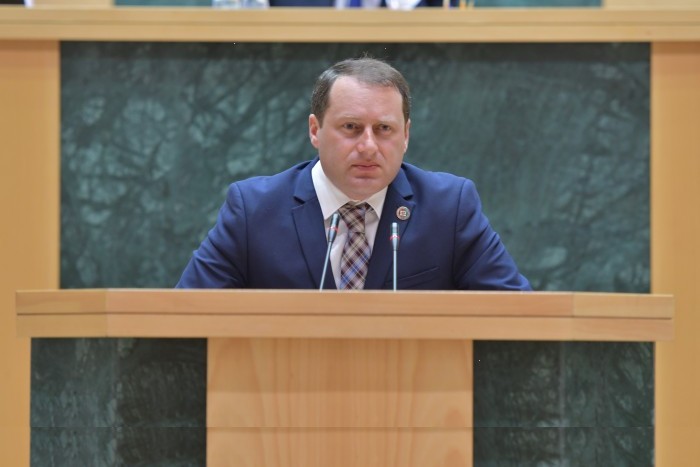 ლადო მგალობლიშვილმა „ნორმატიული აქტების შესახებ“ საქართველოს ორგანულ კანონში ცვლილების ინიციატივა  პარლამენტში მეორე მოსმენით წარადგინა