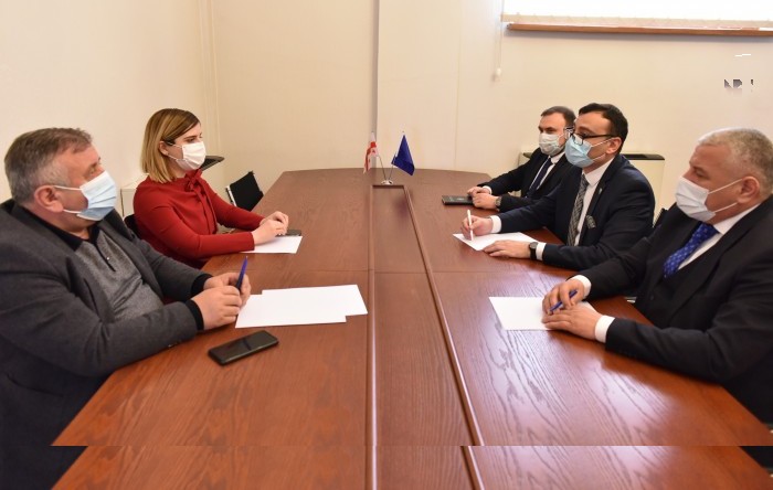 ტიტე აროშიძე და ფრიდონ ფუტკარაძე საქართველოს პარლამენტში