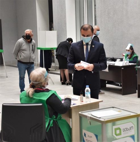 დავით გაბაიძემ არჩევანი ბათუმის 49-ე უბანზე გააკეთა