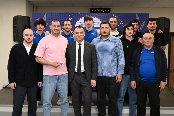 რამაზ ჯინჭარაძე წარმატებული სპორტსმენების, მწვრთნელების, სპორტის სფეროში მოღვაწეთა დაჯილდოების ცერემონიას დაესწრო