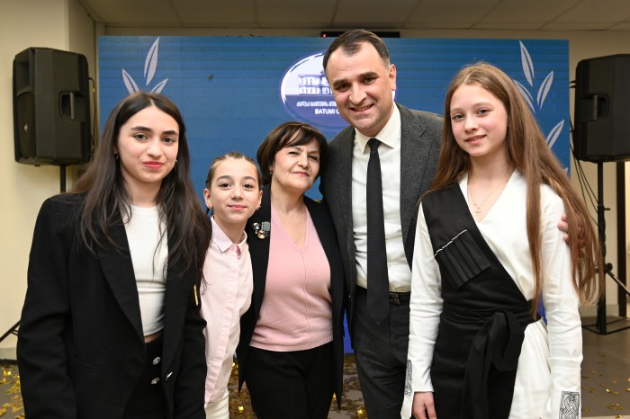 რამაზ ჯინჭარაძე წარმატებული სპორტსმენების, მწვრთნელების, სპორტის სფეროში მოღვაწეთა დაჯილდოების ცერემონიას დაესწრო