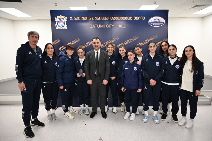 რამაზ ჯინჭარაძე წარმატებული სპორტსმენების, მწვრთნელების, სპორტის სფეროში მოღვაწეთა დაჯილდოების ცერემონიას დაესწრო