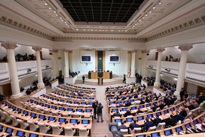 დავით გაბაიძე, პარლამენტში, პრემიერ-მინისტრის ანგარიშის მოსმენას დაესწრო