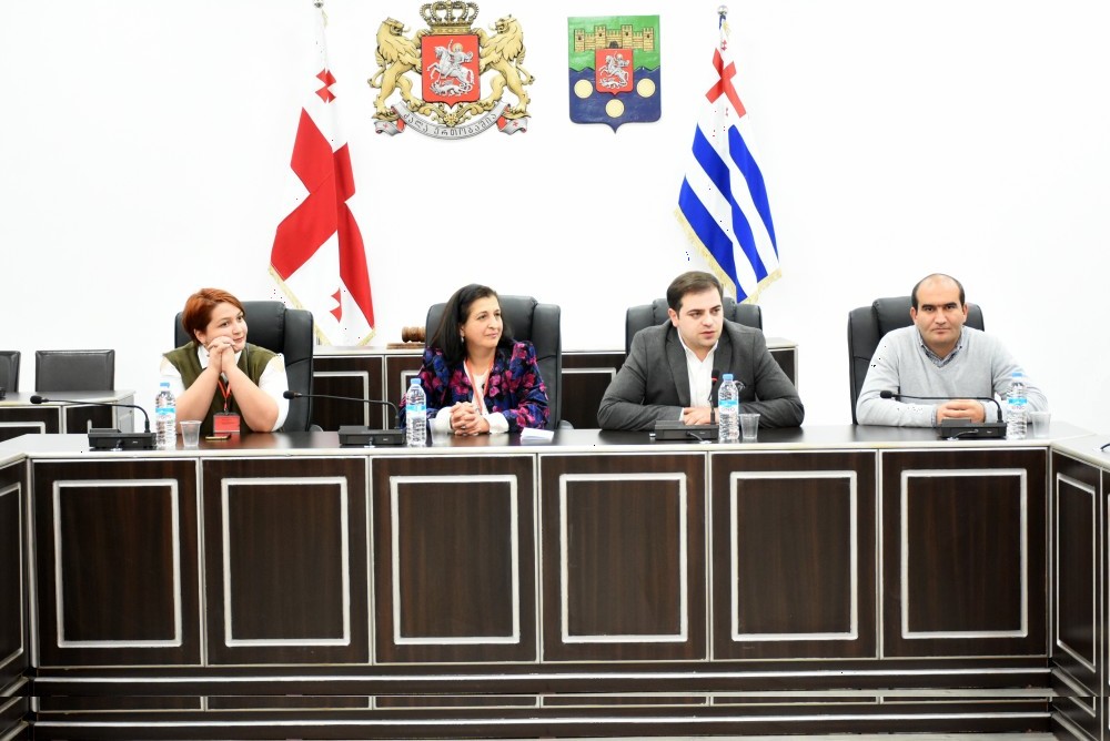 ცოტნე ანანიძემ ლეღვას საჯარო სკოლის მოსწავლეებს უმასპინძლა