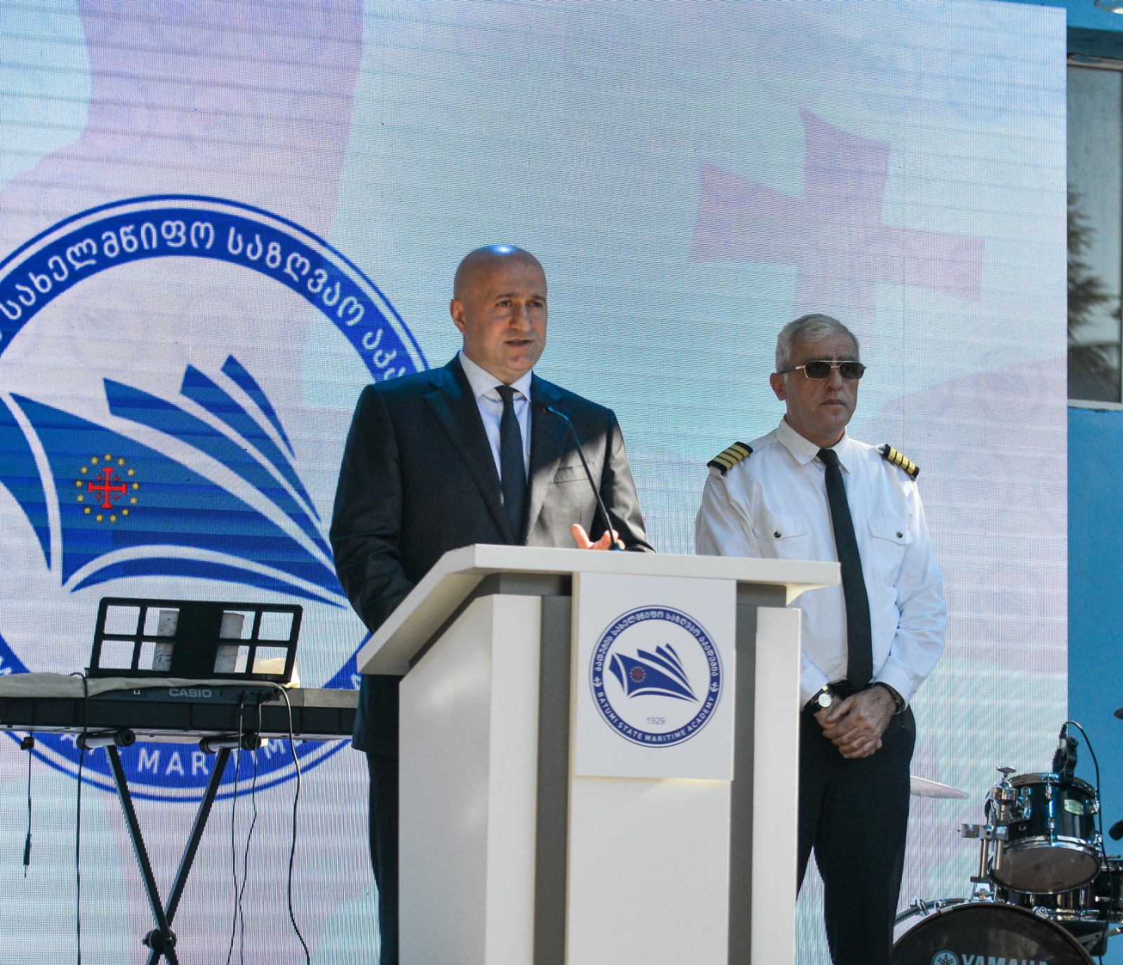 დავით გაბაიძემ მომავალ მეზღვაურებს ახალი სასწავლო წლის დაწყება მიულოცა