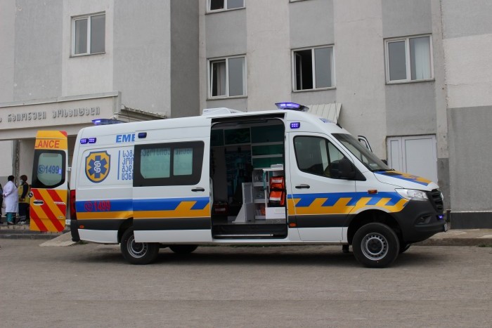 ხულოს სასწრაფო დახმარების რაიონულ სამსახურს  რეანიმობილი გადაეცა