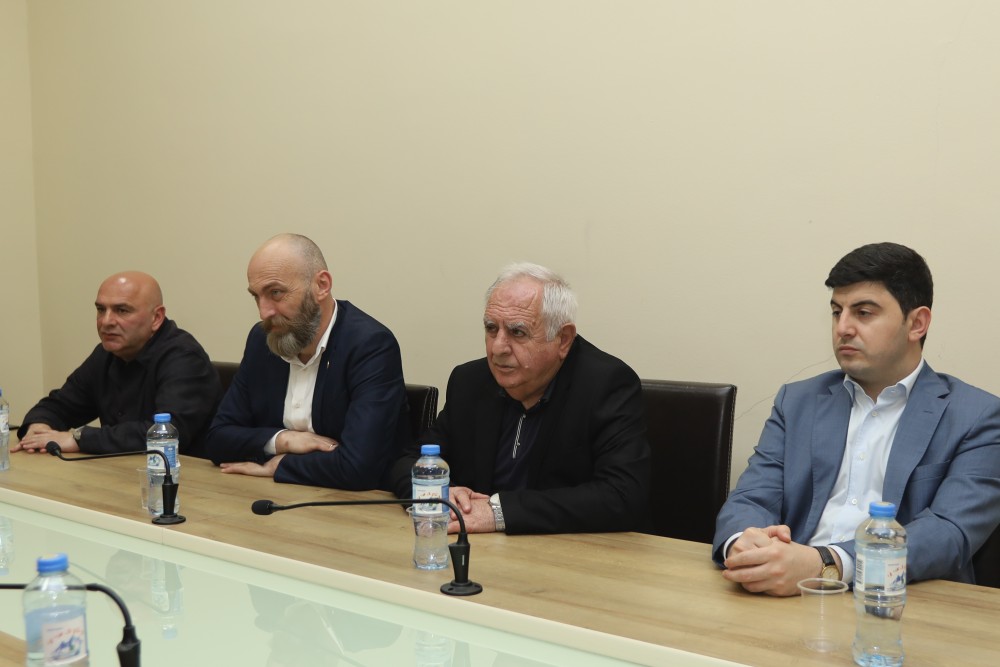 აჭარის უმაღლეს საბჭოში საქართველოს პარლამენტის კულტურის კომიტეტის გასვლითი სხდომა გაიმართა 