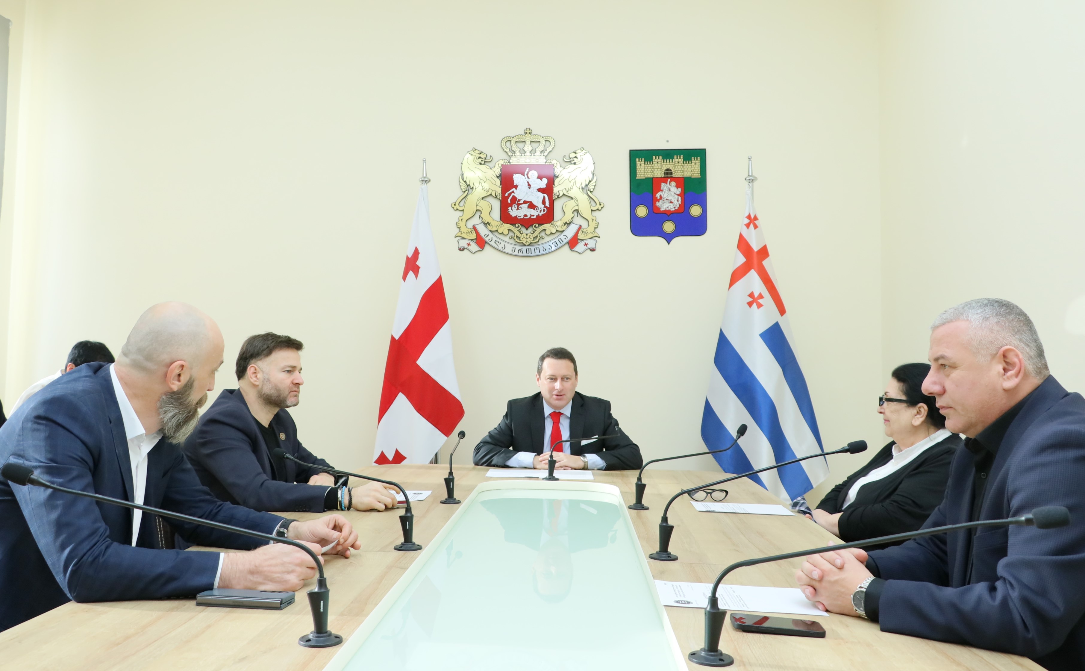    საკონსტიტუციო, იურიდიულ და საპროცედურო საკითხთა კომიტეტის სხდომა