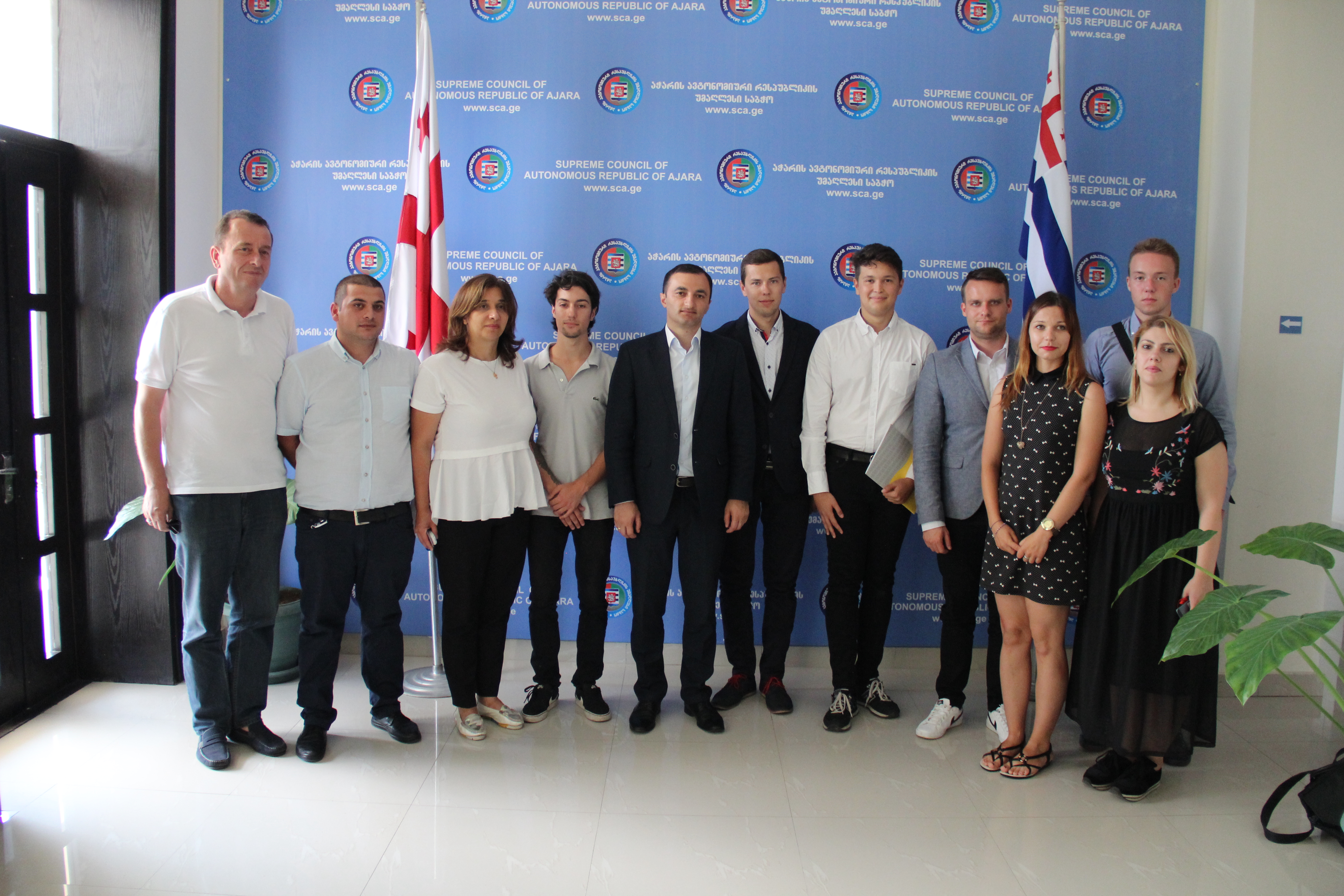 პოლონელი ახალგაზრდები უმაღლეს საბჭოში