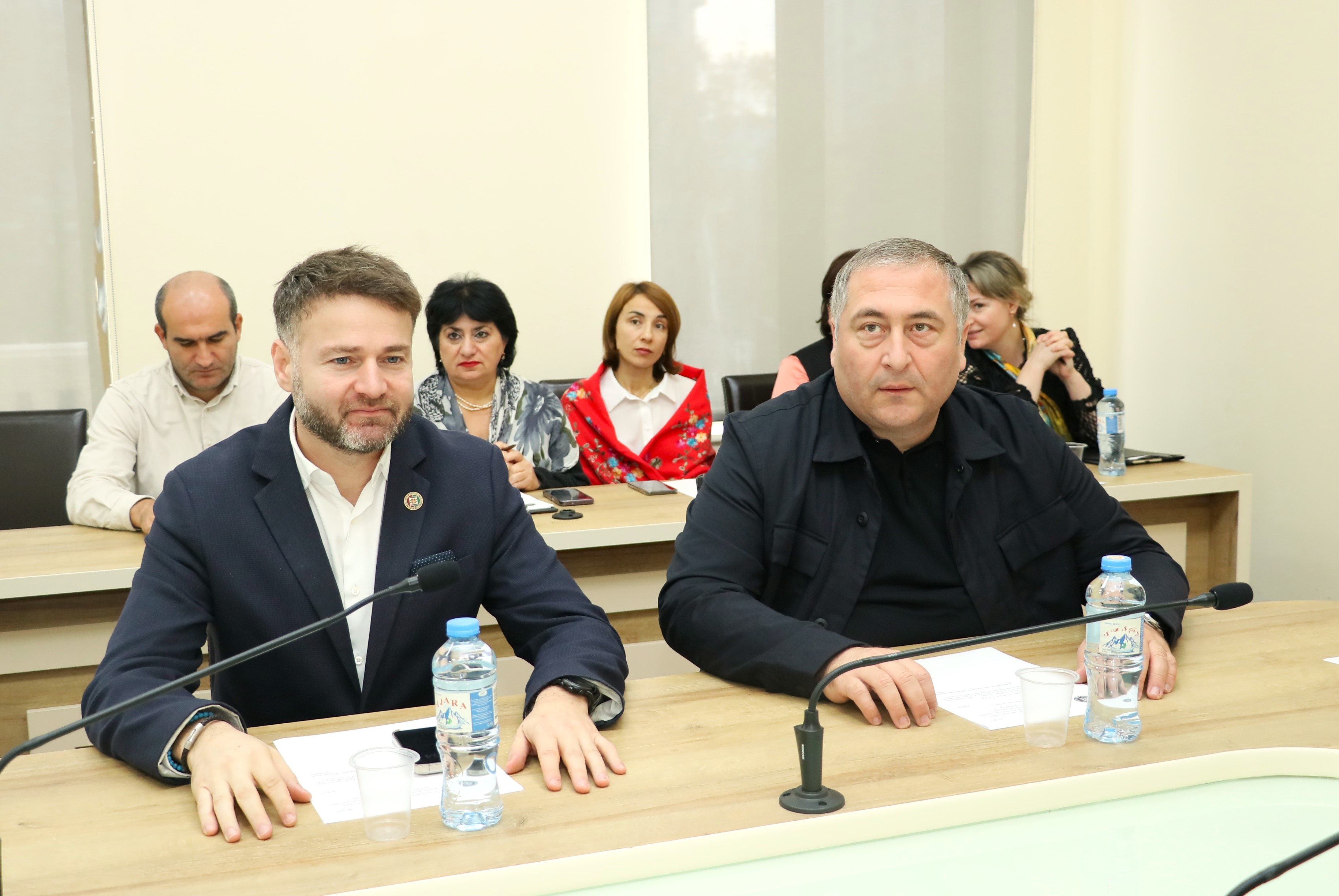 კომიტეტებმა კორექტირებული ბიუჯეტის პროექტი განიხილეს