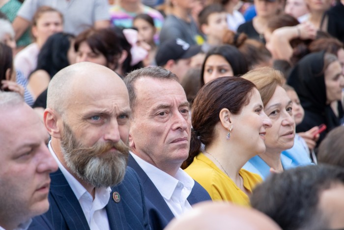 „ოცნების ქალაქში“ მცხოვრებლებს ახალი ბინები გადაეცათ