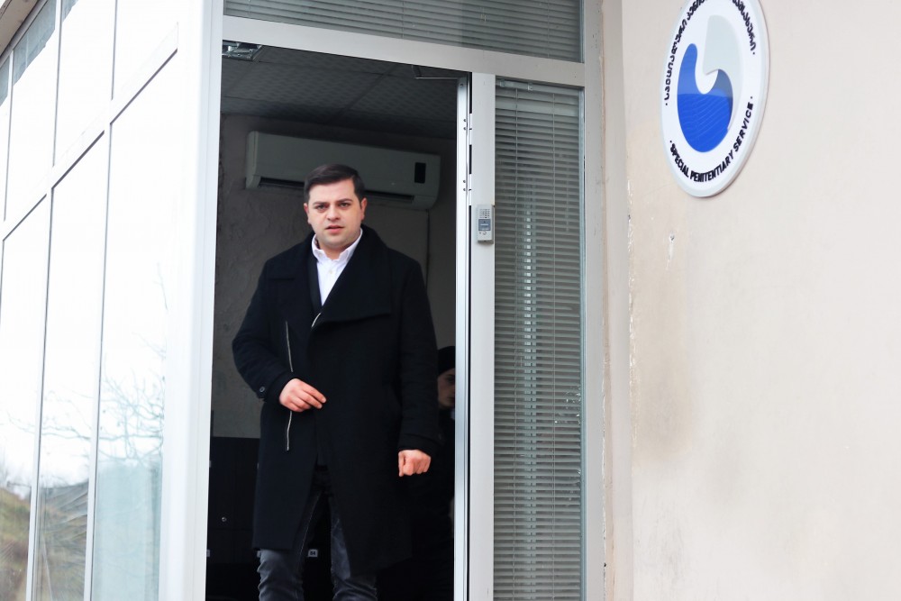  აჭარის ავტონომიური რესპუბლიკის უმაღლესი საბჭოს ადამიანის უფლებათა დაცვის საკითხთა კომიტეტის თავმჯდომარე ცოტნე ანანიძე, პატიმართა თხოვნით, ბათუმის N3 საპყრობილეში იმყოფებოდა.