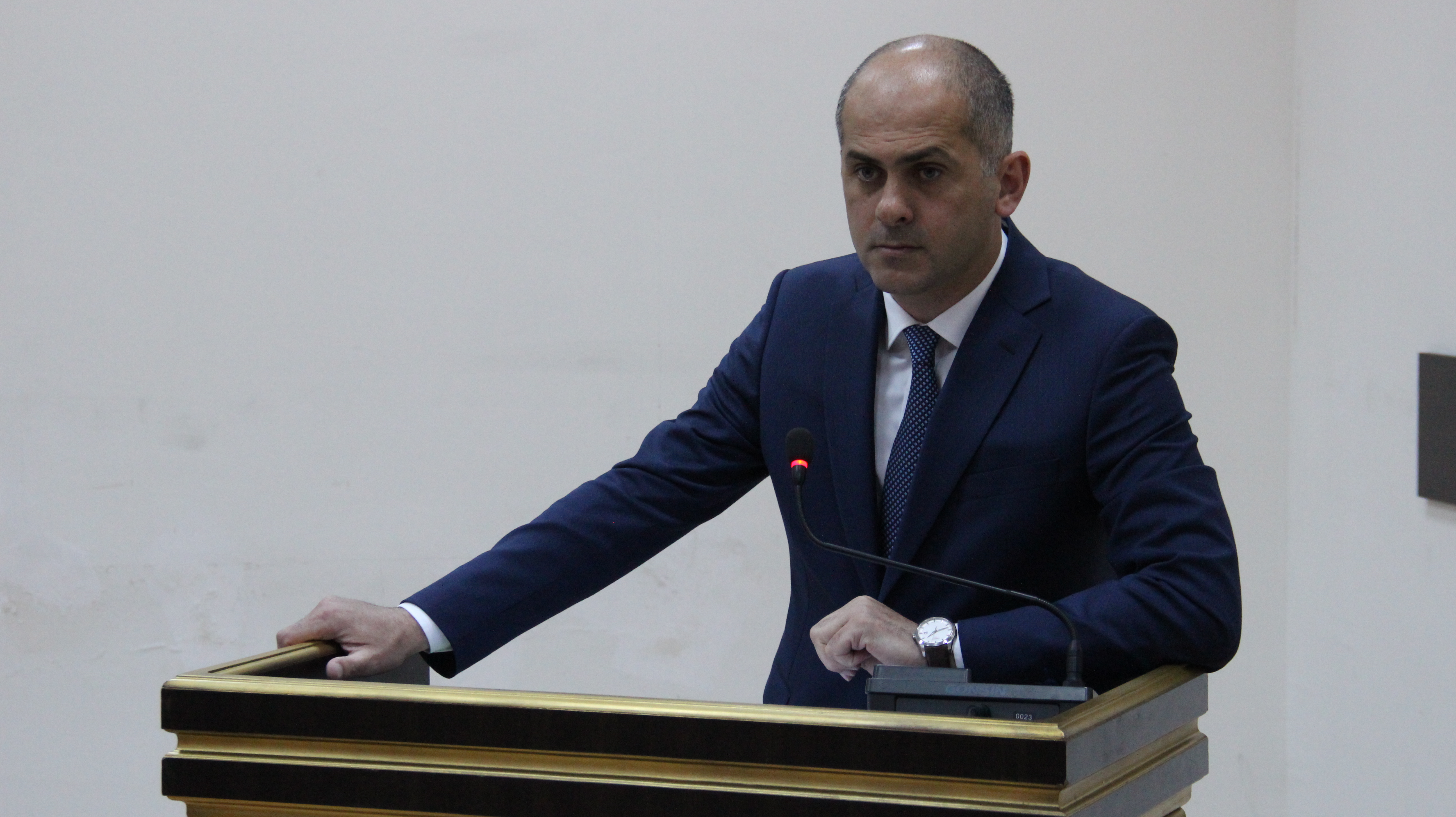  კანონის პროექტი და ანგარიში ბიუროს წარედგინება