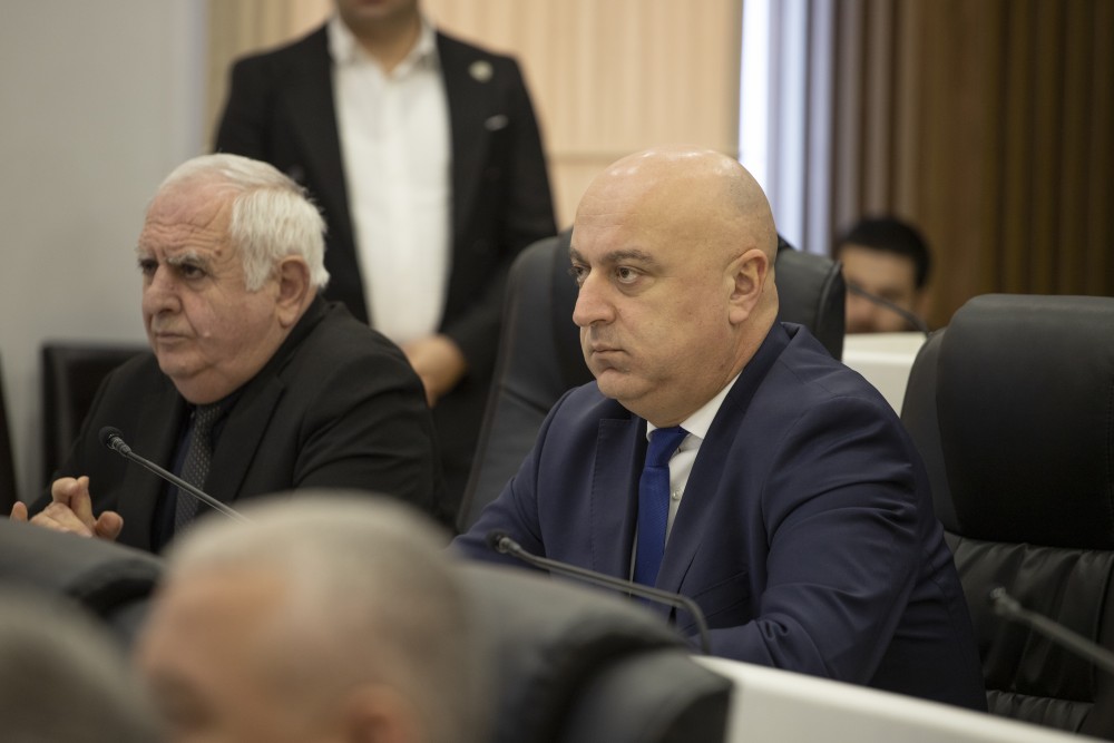 აჭარის უმაღლეს საბჭოში 6 დეპუტატს უფლებამოსილება ვადამდე შეუწყდა