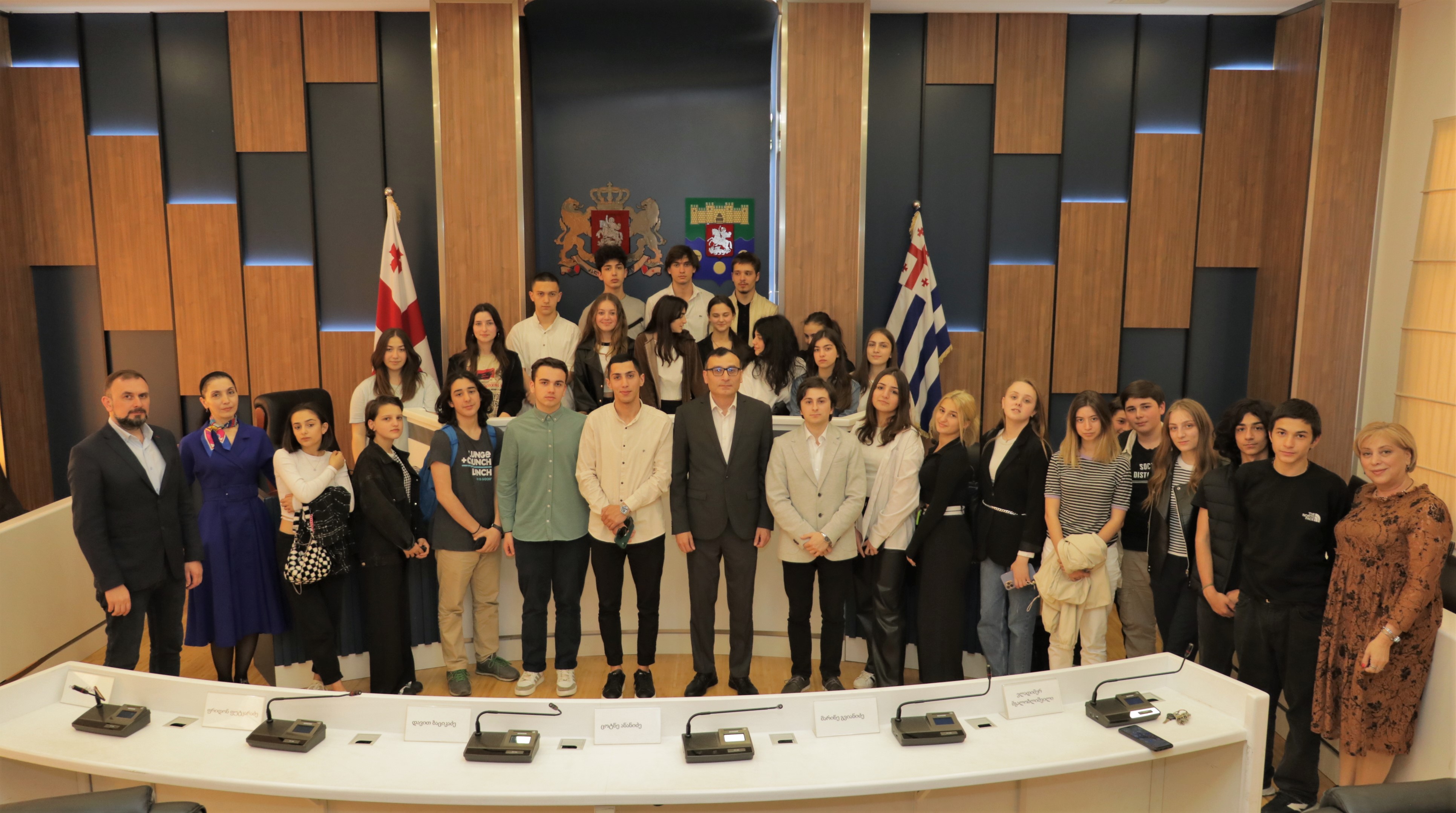 ექსკურსია-საინფორმაციო შეხვედრა უმაღლეს საბჭოში