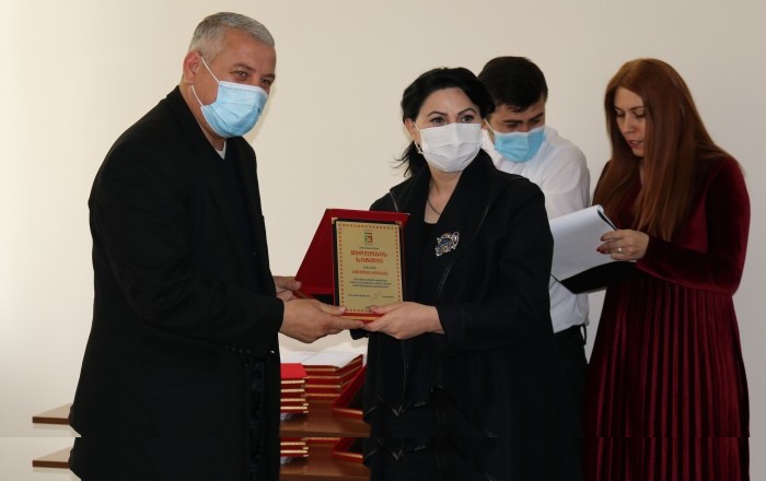 ხულოს მუნიციპალიტეტში მოღვაწე მედიკოსებს კოვიდპანდემიასთან ბრძოლაში თავდაუზოგავი შრომისათვის მადლობის სიგელები გადაეცათ