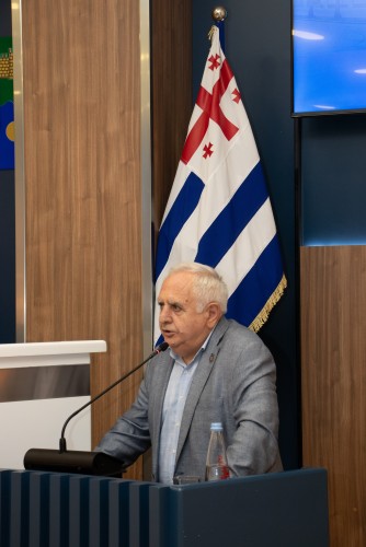 უმაღლეს საბჭოში აჭარის მთავრობის თავმჯდომარეს მოუსმინეს