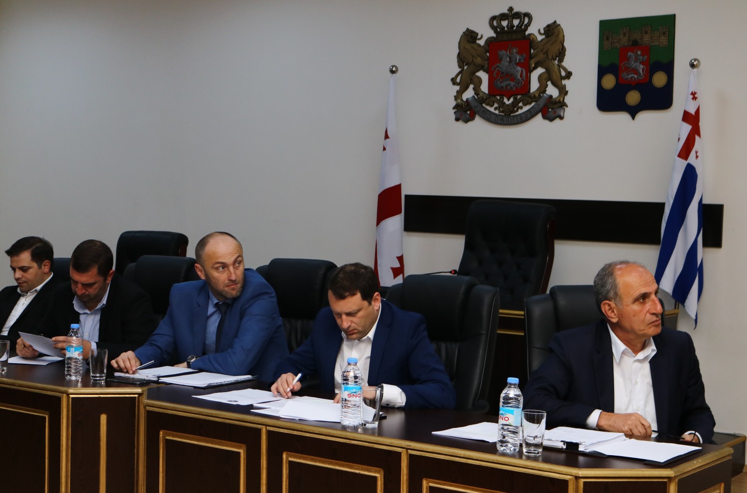    გაერთიანებულ სხდომაზე მინისტრს მოუსმინეს