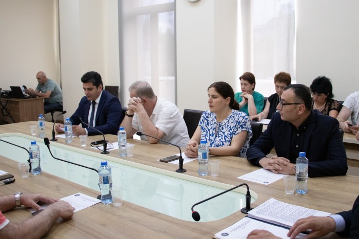 კომიტეტებმა სამინისტროებისა და უწყებების ძირითადი მონაცემებისა და მიმართულებების შესახებ ინფორმაცია მოისმინეს