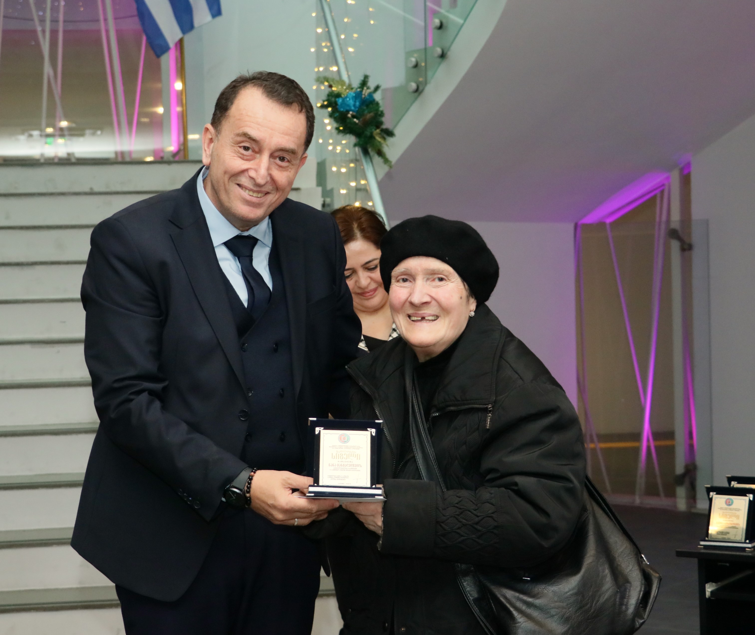 ილია ვერძაძემ, წლის შემაჯამებელ ღონისძიებაზე, ღვაწლმოსილი ექიმები დააჯილდოვა