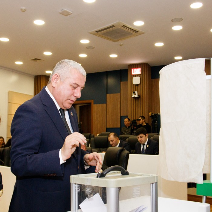 ახალარჩეული უმაღლესი საბჭოს პირველი სხდომა გაიმართა