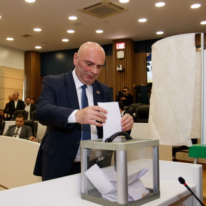 ახალარჩეული უმაღლესი საბჭოს პირველი სხდომა გაიმართა