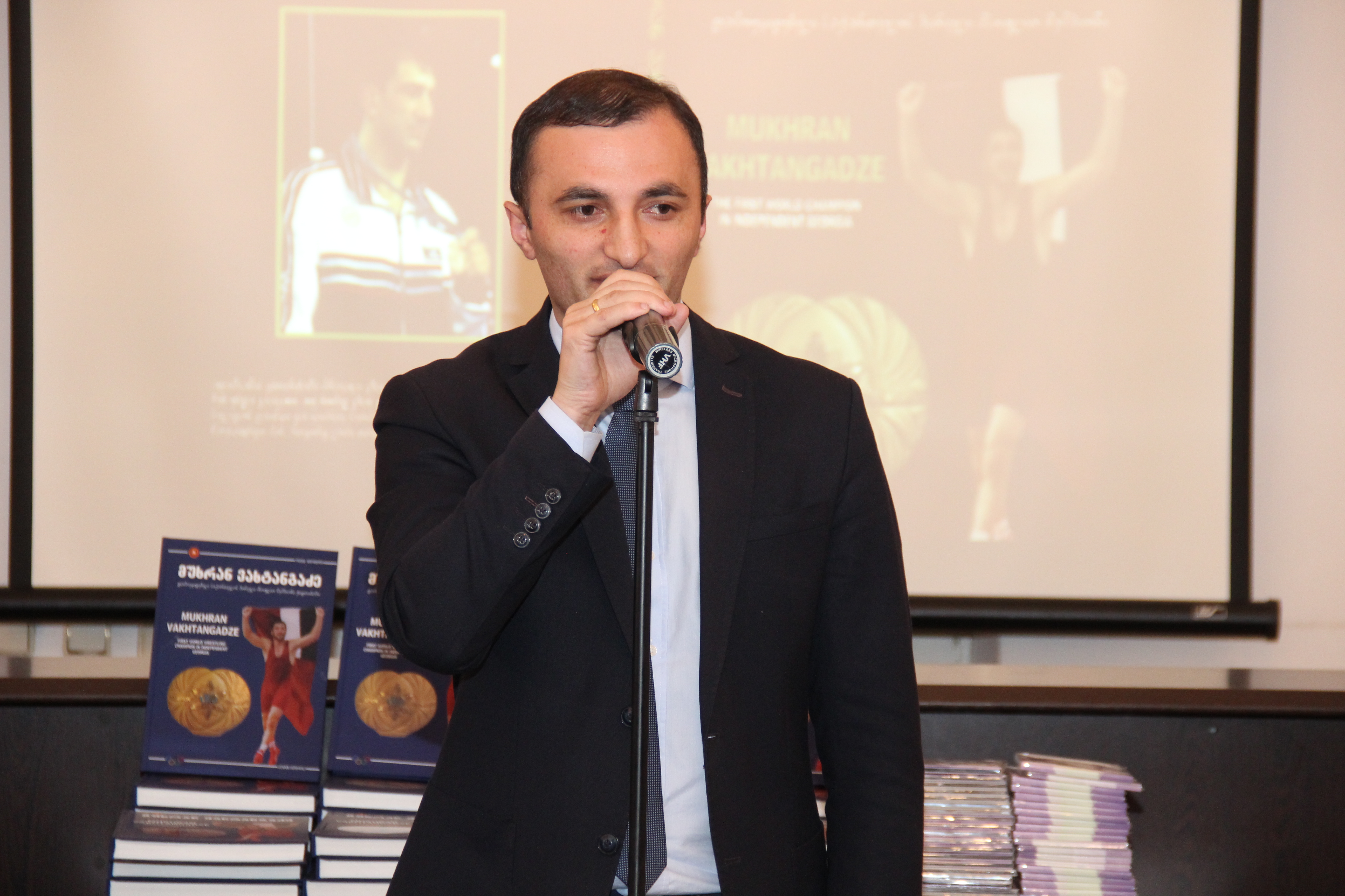 წიგნის პრეზენტაცია ბათუმის საჯარო ბიბლიოთეკაში