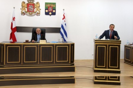 რეგლამენტში  ცვლილება   მეორე  მოსმენით  მიიღეს