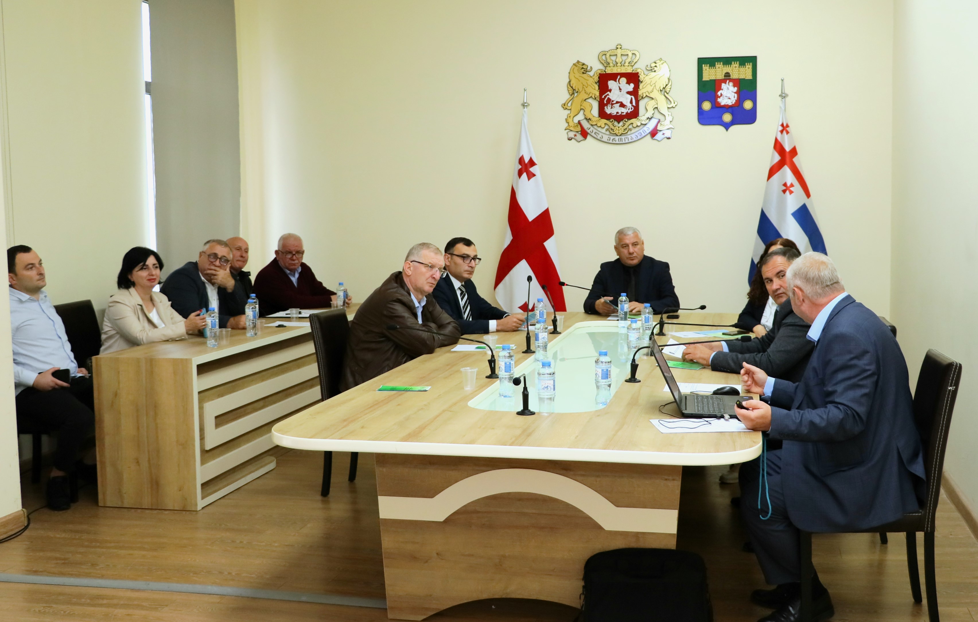 აგრარულ და გარემოს დაცვის საკითხთა კომიტეტის სხდომა