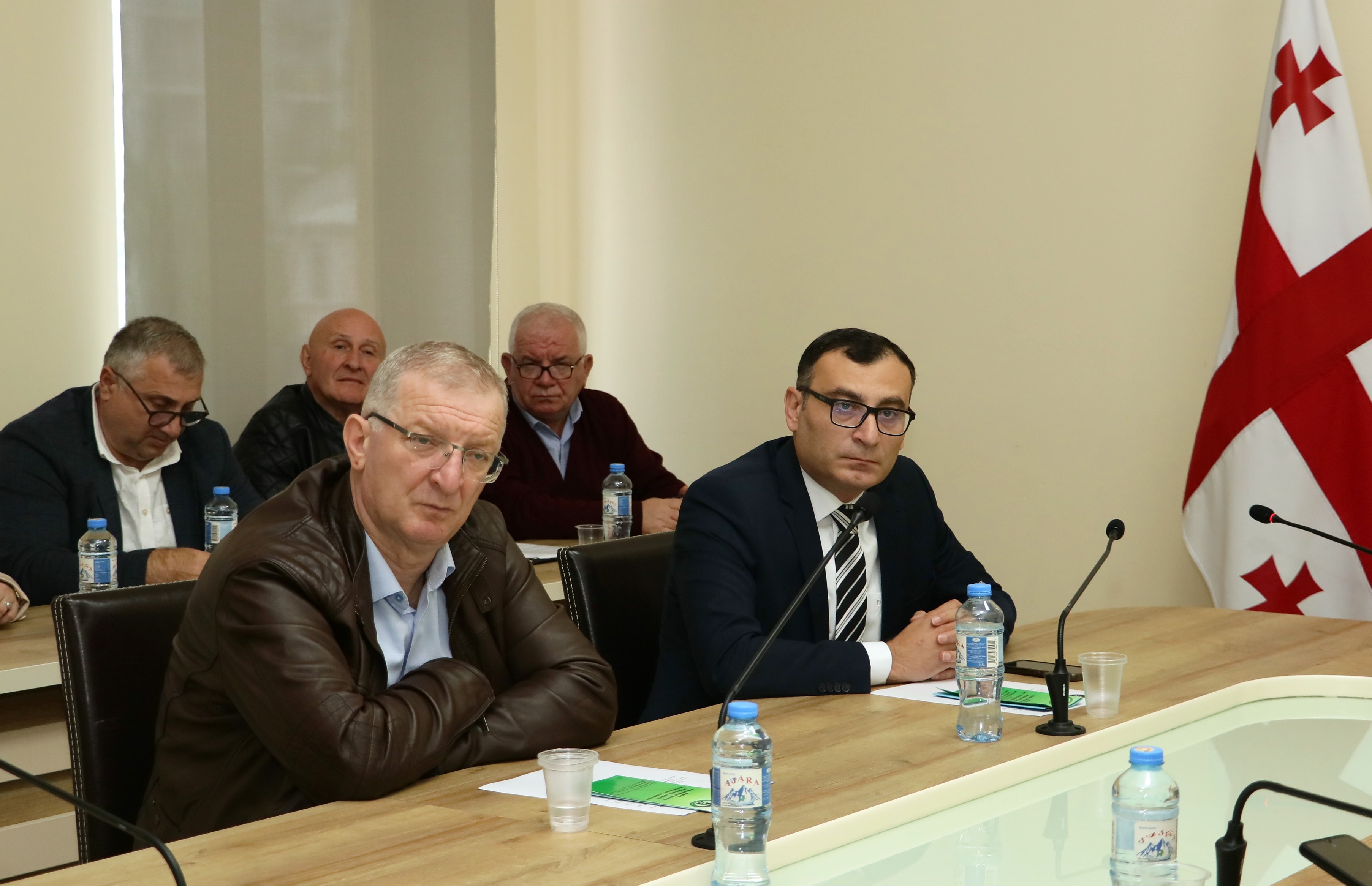 აგრარულ და გარემოს დაცვის საკითხთა კომიტეტის სხდომა