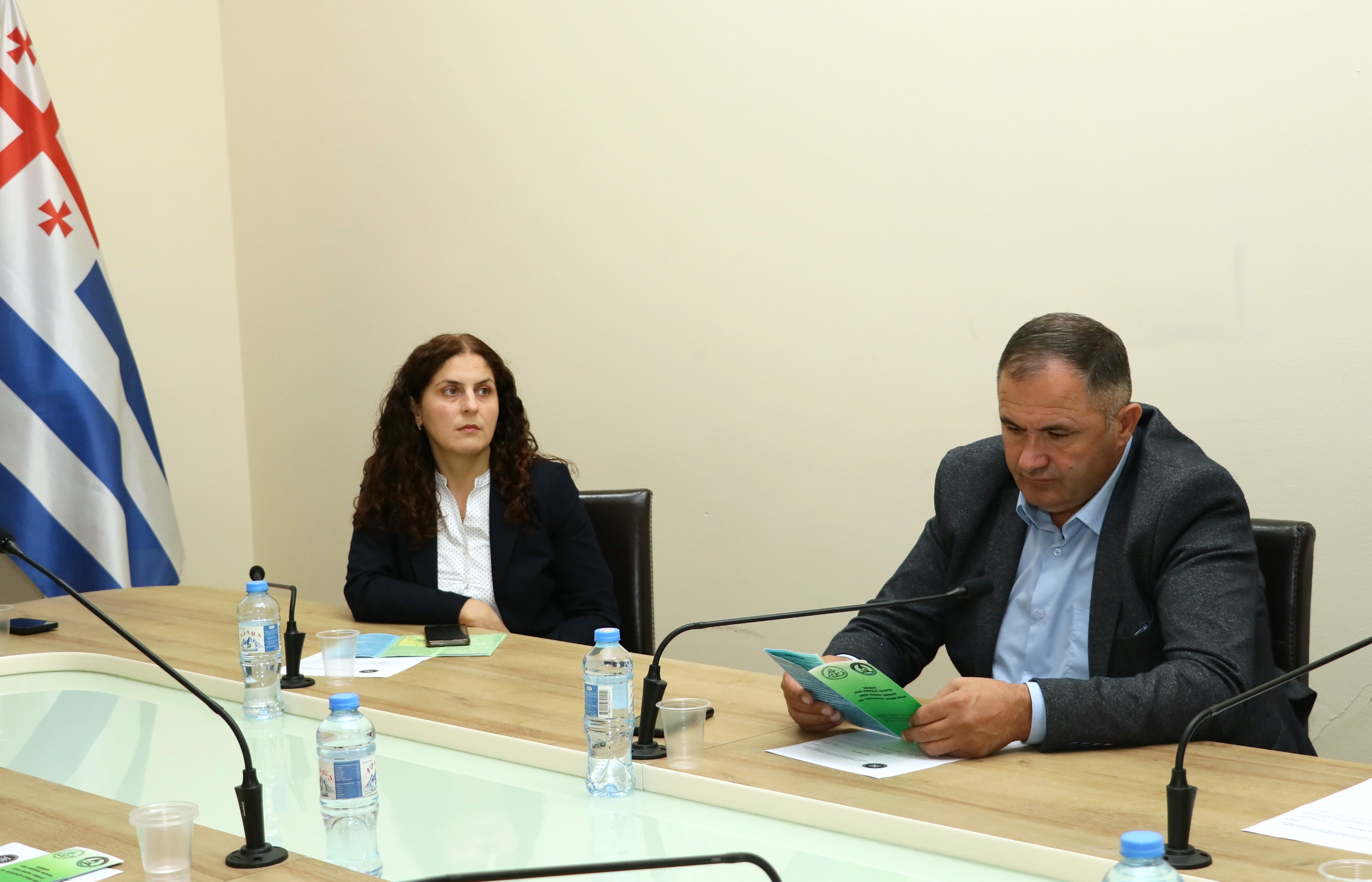 აგრარულ და გარემოს დაცვის საკითხთა კომიტეტის სხდომა