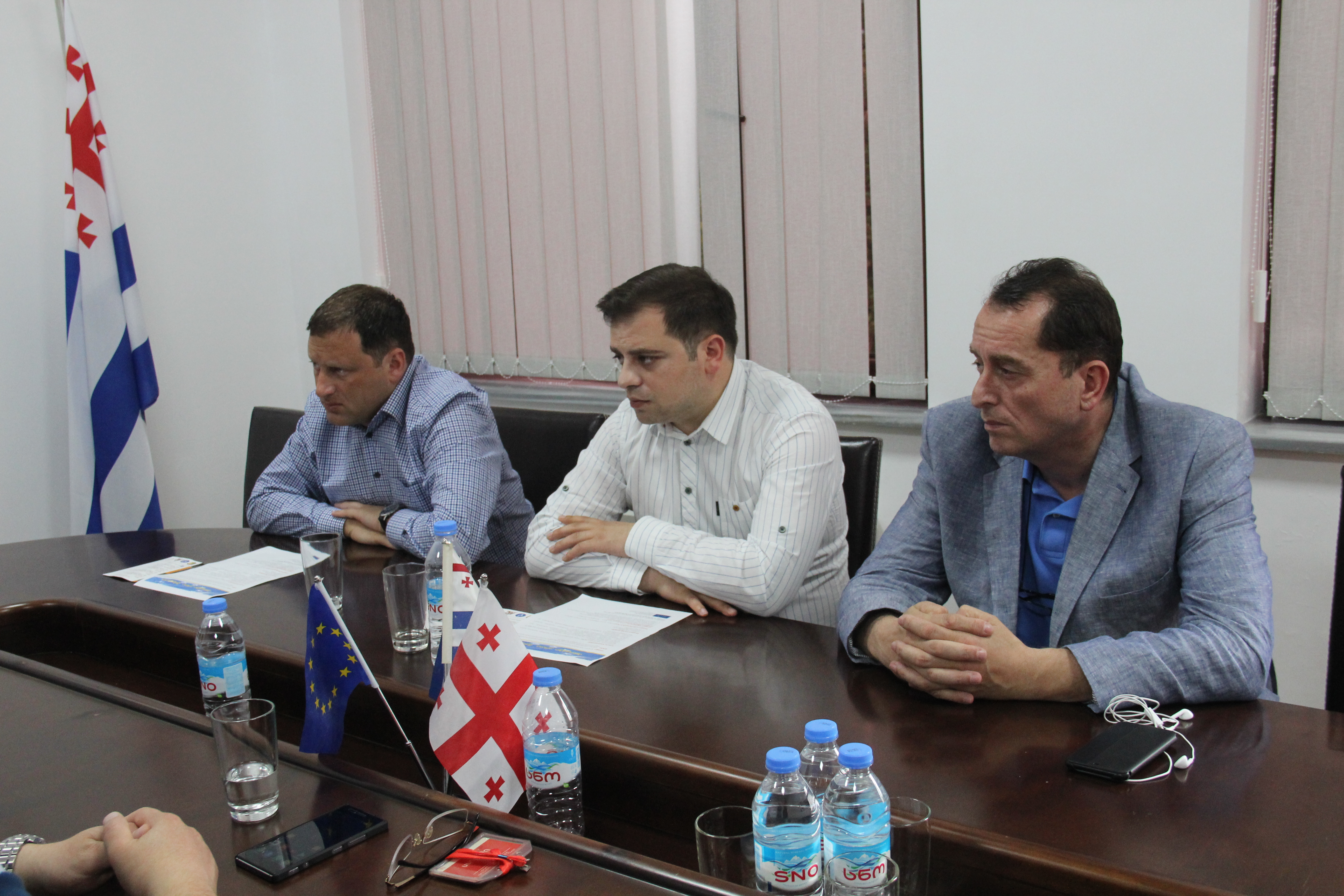 შეხვედრა „დემოკრატიის ინსტიტუტის“ წარმომადგენლებთან