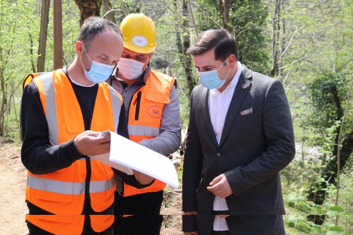 ცოტნე ანანიძე ქობულეთის მუნიციპალიტეტში მიმდინარე საგზაო სამუშაოებს გაეცნო