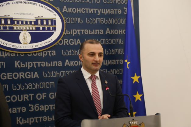 დავით გაბაიძე საკონტიტუციო სასამართლოში წინასაახალწლო მიღებას დაესწრო