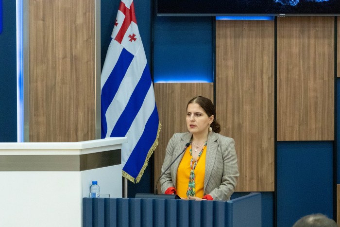 აჭარის უმაღლეს საბჭოში, „მინისტრის საათის“ ფორმატში, ფინანსთა და ეკონომიკის მინისტრს - ჯაბა ფუტკარაძეს მოუსმინეს