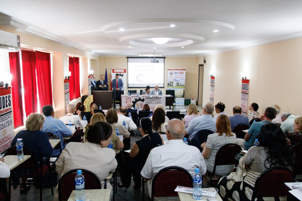 დავით გაბაიძე სოციალურ მეცნიერებებში დებატების თემაზე გამართულ მე-15 საერთაშორისო კონგრესში მონაწილეობდა