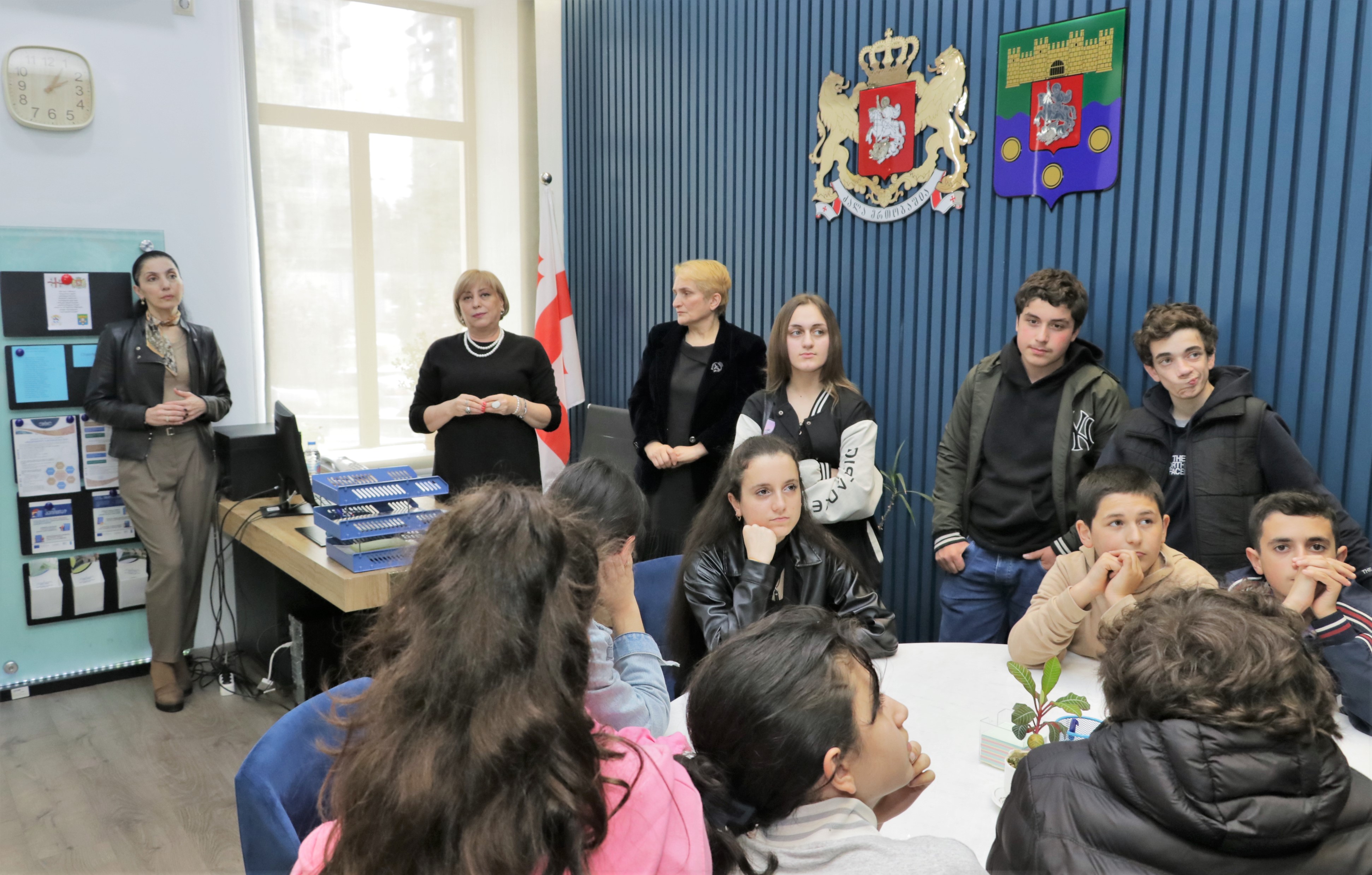 ექსკურსია - კირნათის საჯარო სკოლის მოსწავლეები უმაღლეს საბჭოში