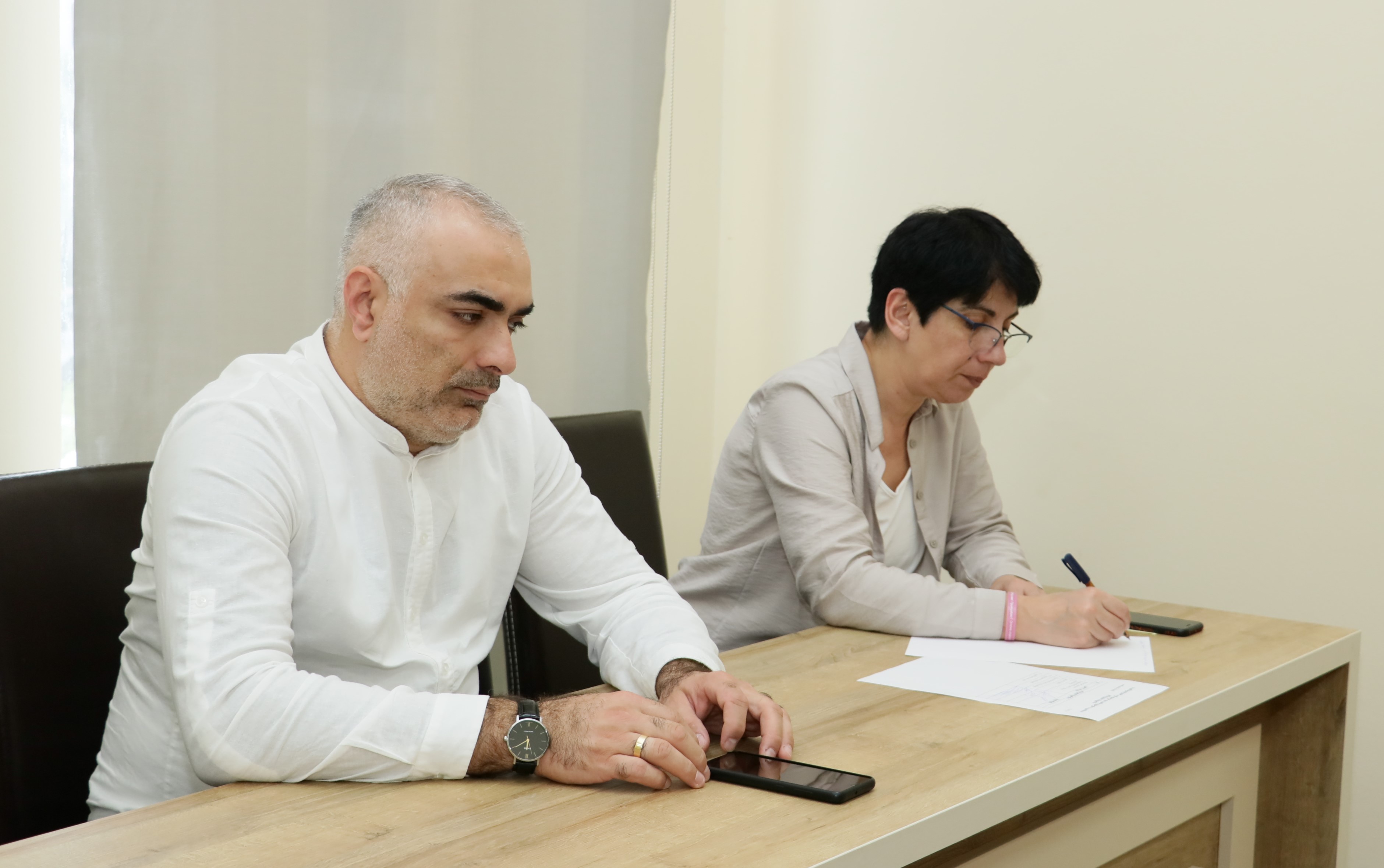 საკონსტიტუციო, იურიდიულ და საპროცედურო საკითხთა კომიტეტის სხდომა