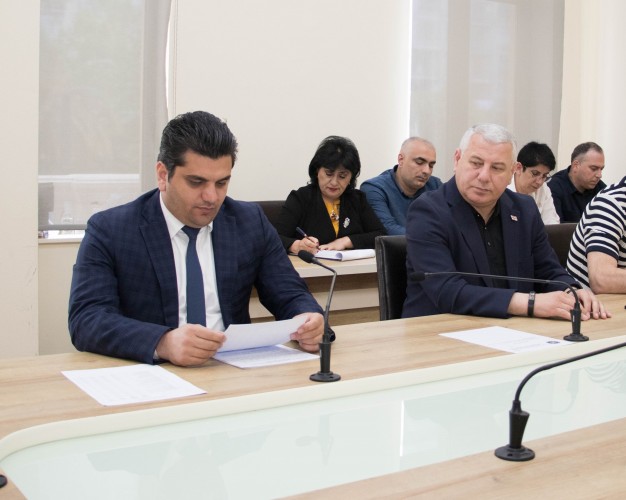 საკონსტიტუციო, იურიდიულ და საპროცედურო საკითხთა კომიტეტის სხდომა