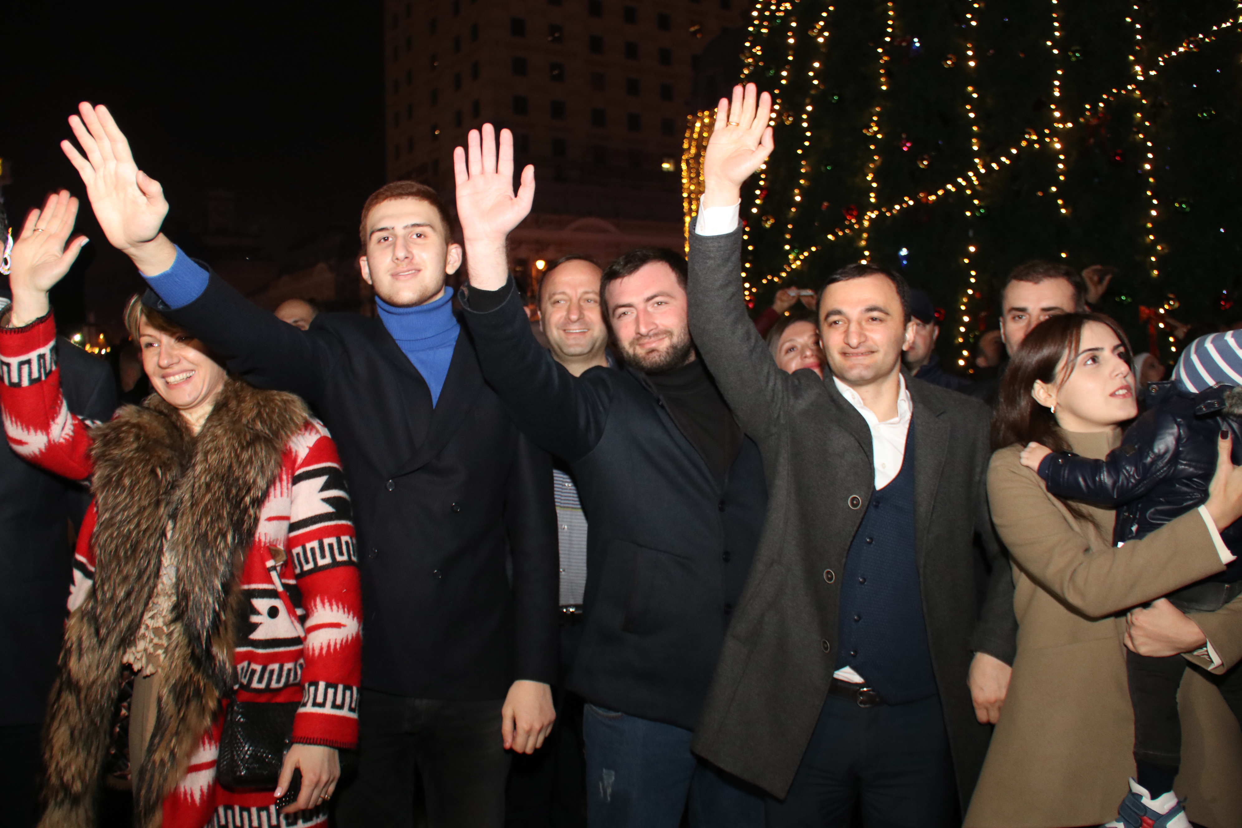 ახალი წელი მთავარ ნაძვის ხესთან