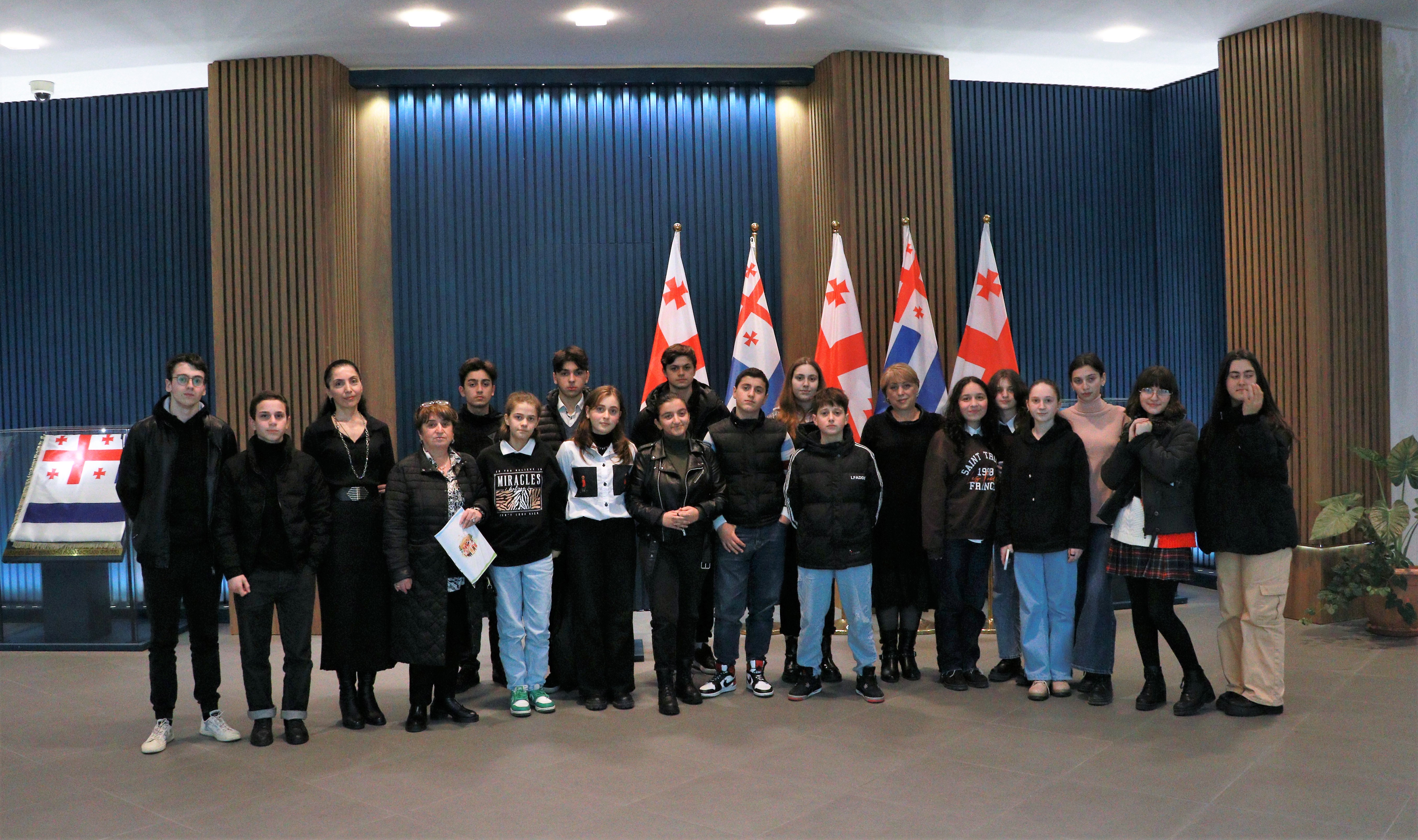 თხილნარის N1 საჯარო სკოლის მოსწავლეების ექსკურსია აჭარის უმაღლეს საბჭოში